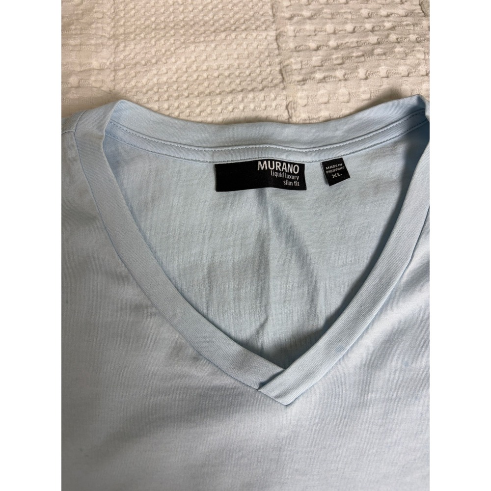 Murano Liquid Luxury Slim Fit V-Neck T-Shirt Mens XL Light Blue Athleisure Sport
